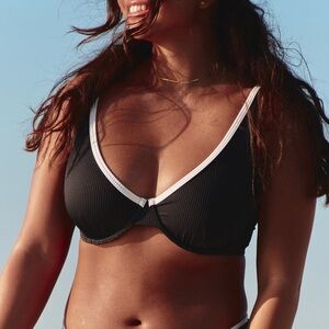 NWT Hollister Black Ribbed Underwire Bikini Top Size L Curvy